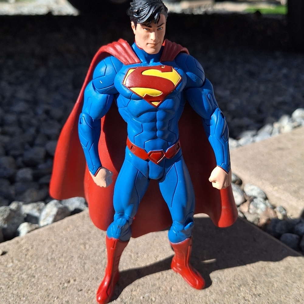 DC Comics Superman Collectible Action Figure - Blue and Red - Picture 7 of 12